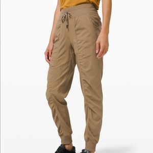 Authentic Lululemon Clothing Discounts! New w/Tags